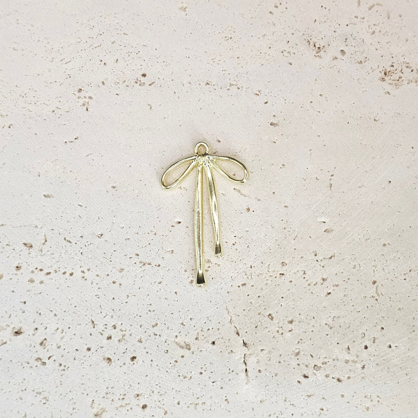 Long Droopy Ribbon