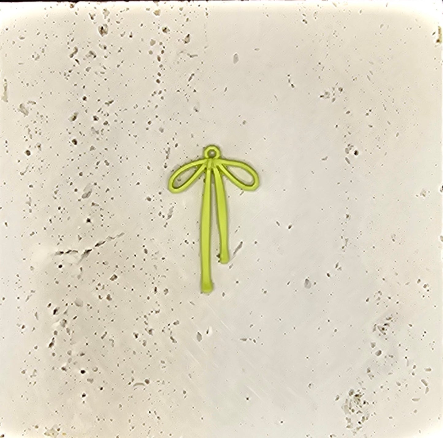 Long Droopy Ribbon