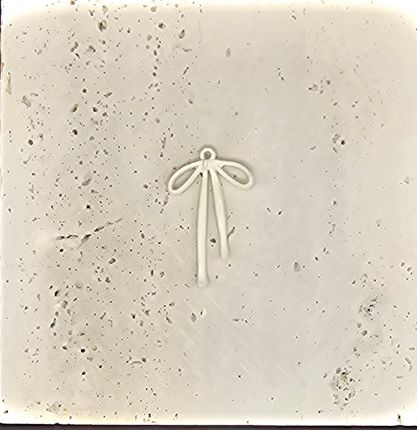Long Droopy Ribbon