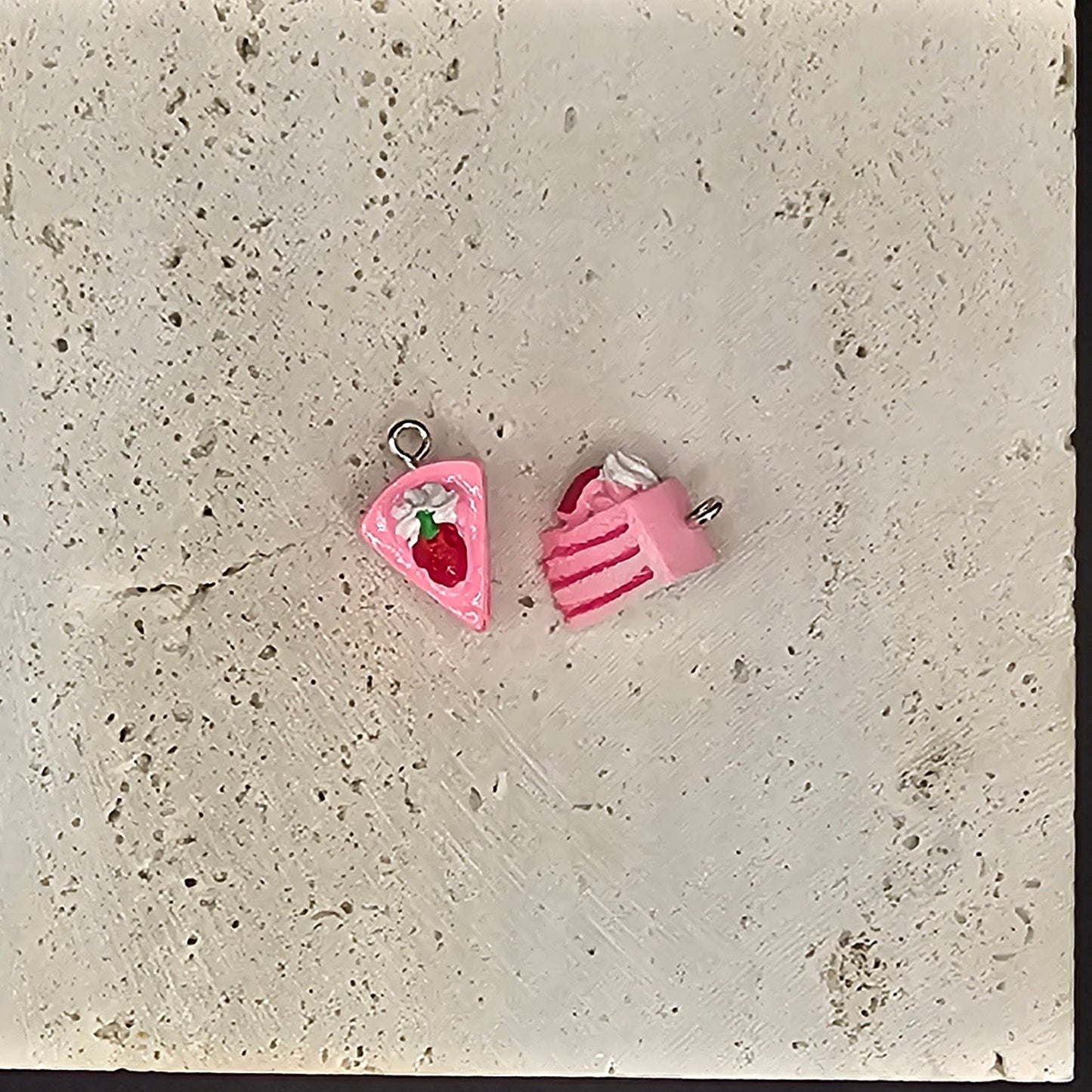 Strawberry Cake (3D)