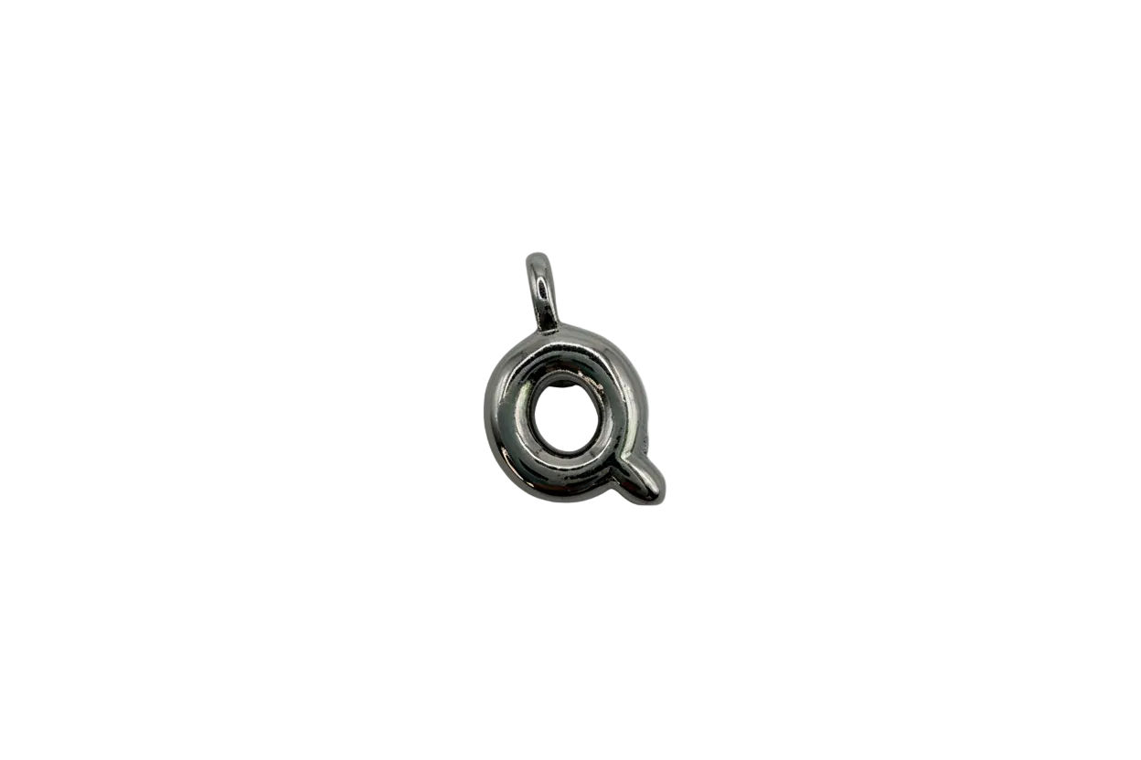 Polished silver letter Q with a high-shine finish